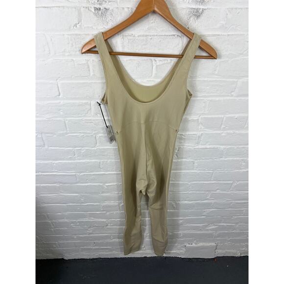 We Wore What Women's Stretch Moiré Jumpsuit Sleeveless khaki Size S NWT - Picture 4 of 8